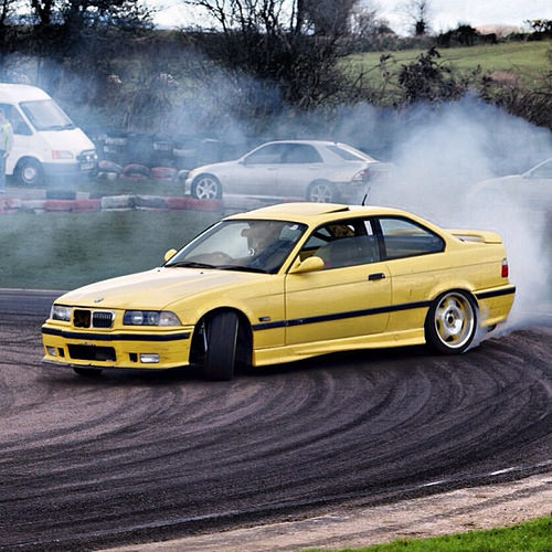 Ultra Tune's latex-laden ads, plus Shitbox Rally 2016