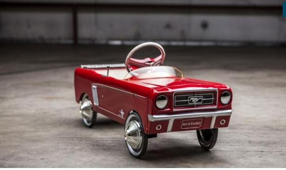 Coat hangers wired for sound as Mark the Moke bloke hogs the limelight again