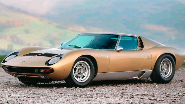 Lamborghini lovers livin' large in the fast lane